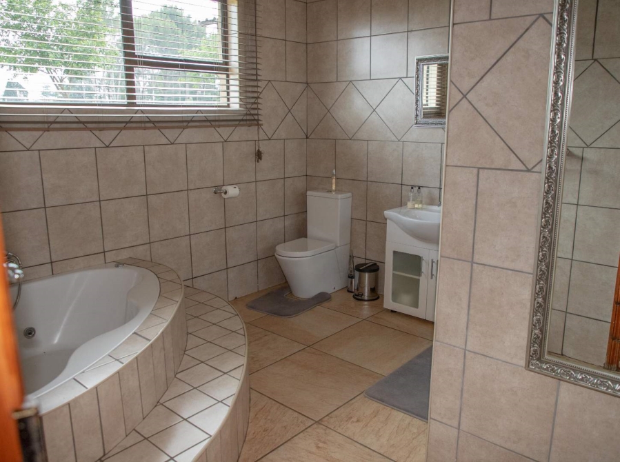 18 Bedroom Property for Sale in Heilbron Free State